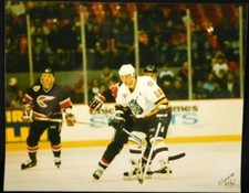 WB2 ORIG 8x10 Photo 1995 NHL Arizona Coyotes Right Wing Nelson Emerson #19