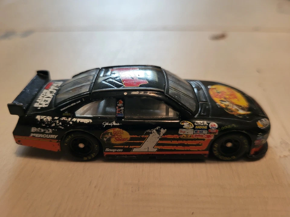 Martin Truex Jr. #1 2007 COT Bass Pro Shops barcos rastreadores Chevy 1:64/NASCAR Foto 4 de 4