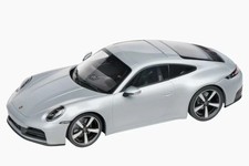 Minichamps 1/18 Porsche 911 992.2 Carrera Coupe 2024 Silver Gt