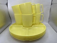 Vintage Hawkeye Burlington Basket Co Plates And Cups 10pc Picnic Camping Outdoor