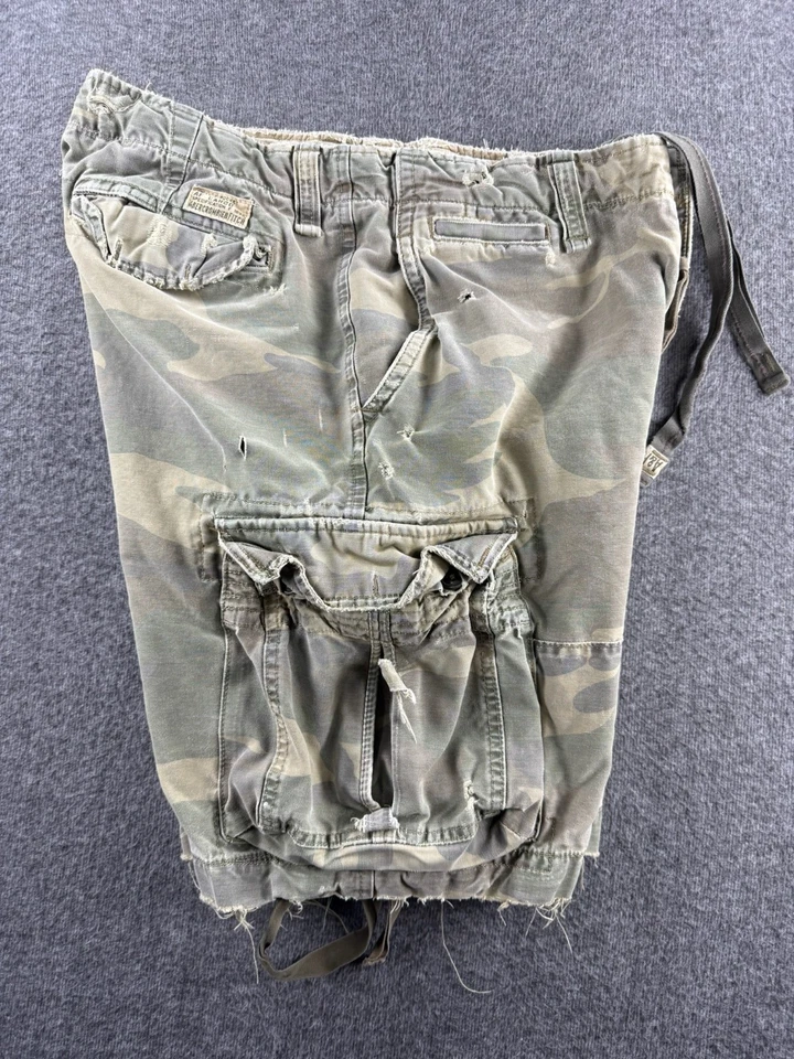 VINTAGE Abercrombie & Fitch 92 Heavy Cargo Camo Military Shorts Sz 34 Distressed - Image 3 of 4