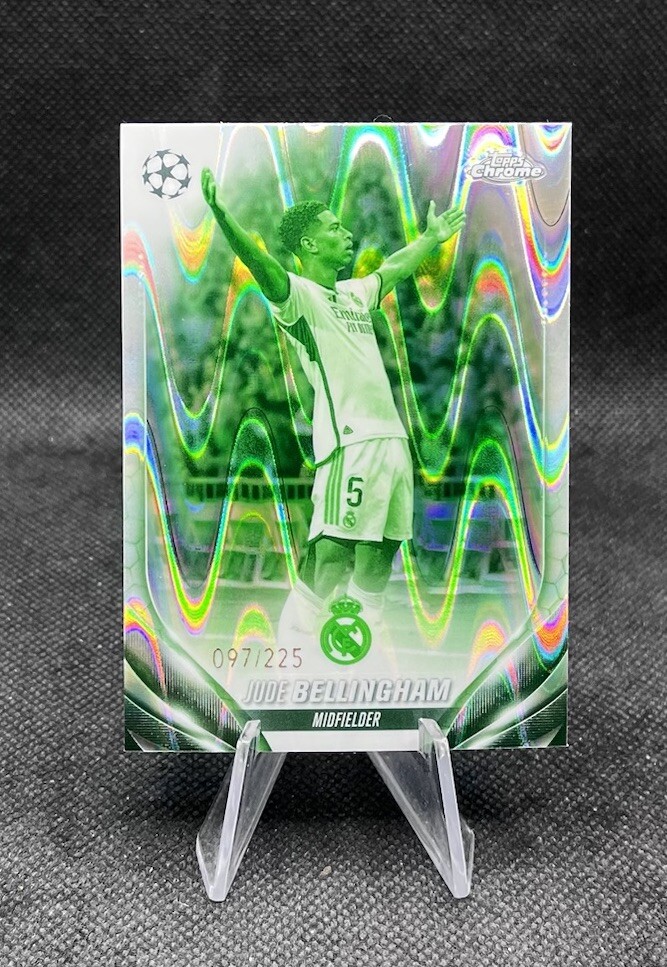 Jude Bellingham #112 Night Vision RayWave 97/225 2023-24 Topps Chrome UEFA Club