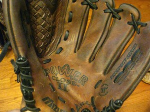 mizuno power lock glove