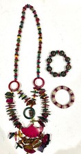 Collana Mela Perline Colorate Conchiglia di Cocco in Legno e 2 Bracciali Elasticizzati in Legno