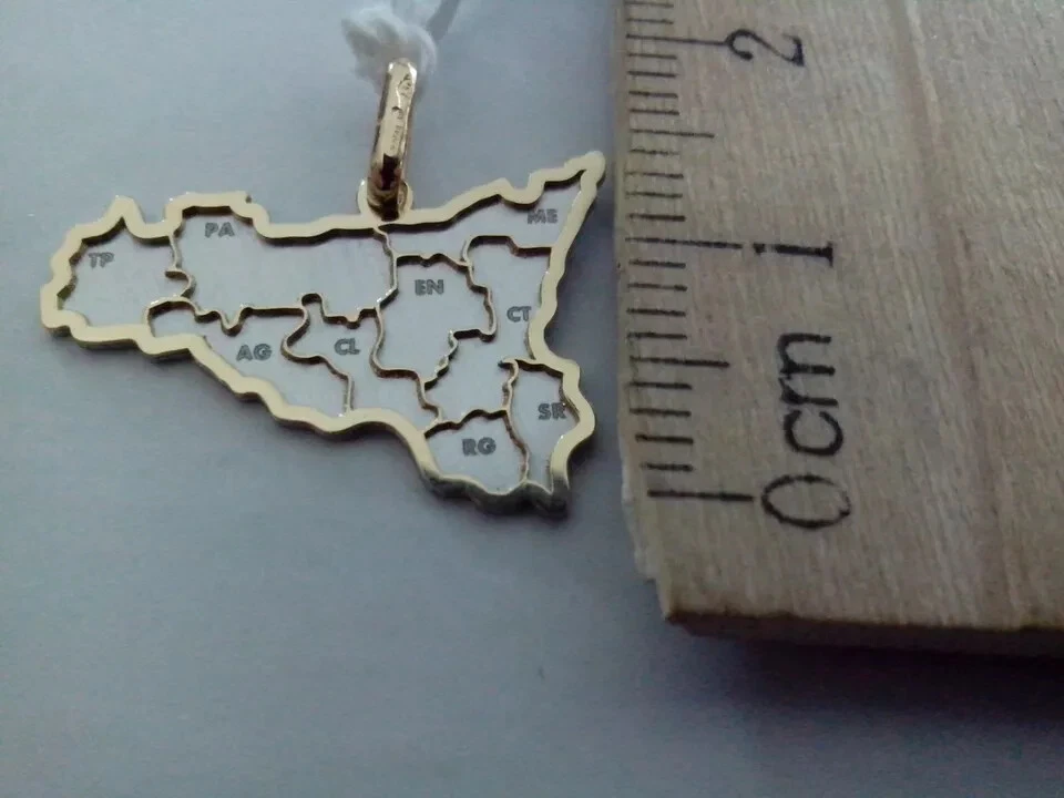 COLGANTE PLANO ORO AMARILLO BLANCO 18K SICILIA 2 cm 0,8 PULGADAS MAPA PULIDO Y SATINADO Foto 4 de 4