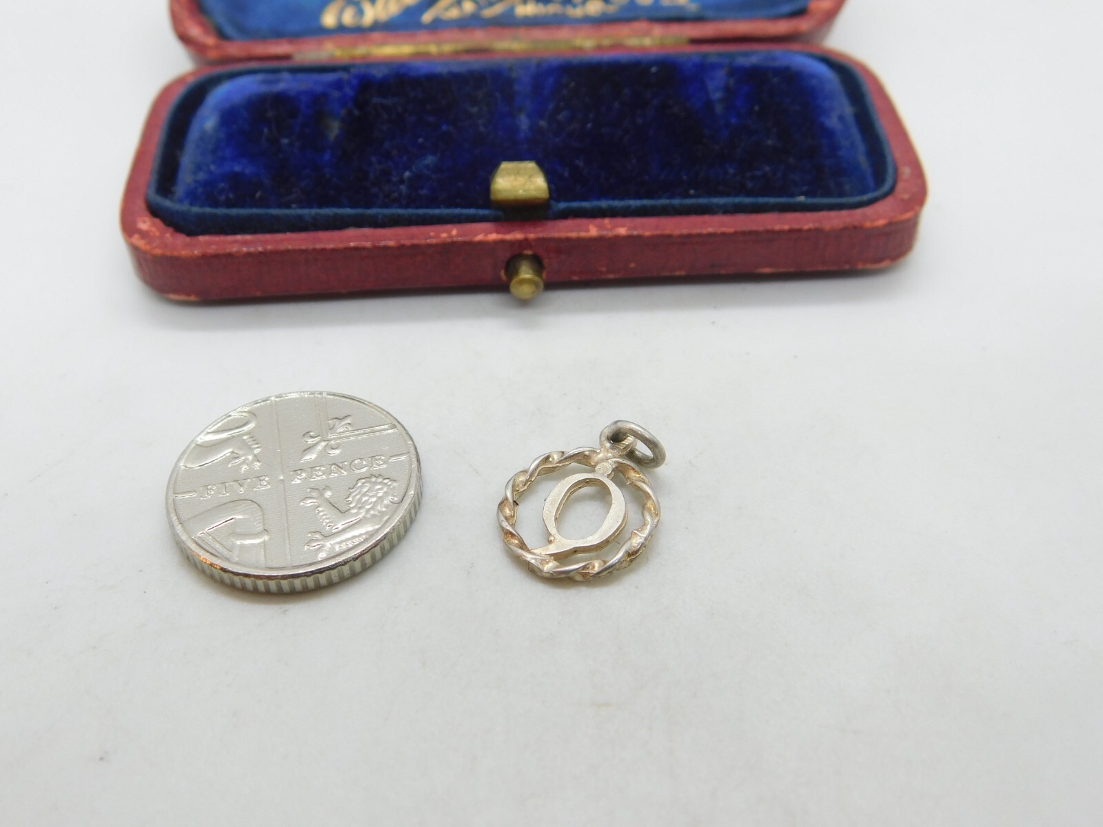 Sterling Silver Q Initial Charm Pendant Vintage c… - image 3