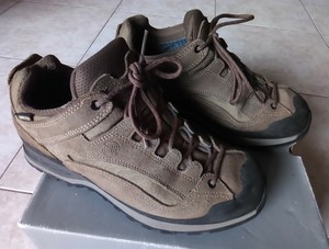 scarpe trekking vibram goretex