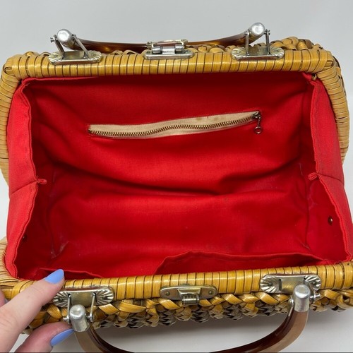 Vintage 70s Large Wicker Woven Structured Lucite Handle Hand Bag - 第 8/12 張圖片