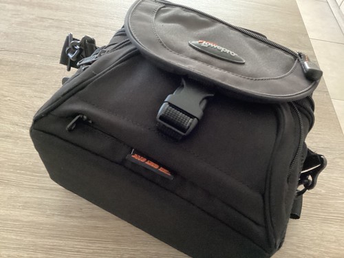 Lowepro camera padded shoulder bag Black Nova 1 AW Exc.condition - Photo 2/9