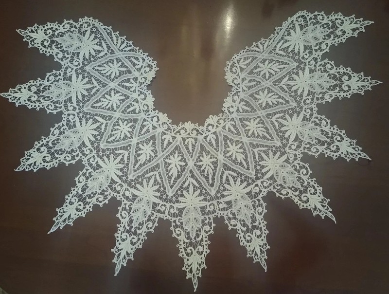 Victorian/Edwardian Brussels Belgium Tape Lace Collar