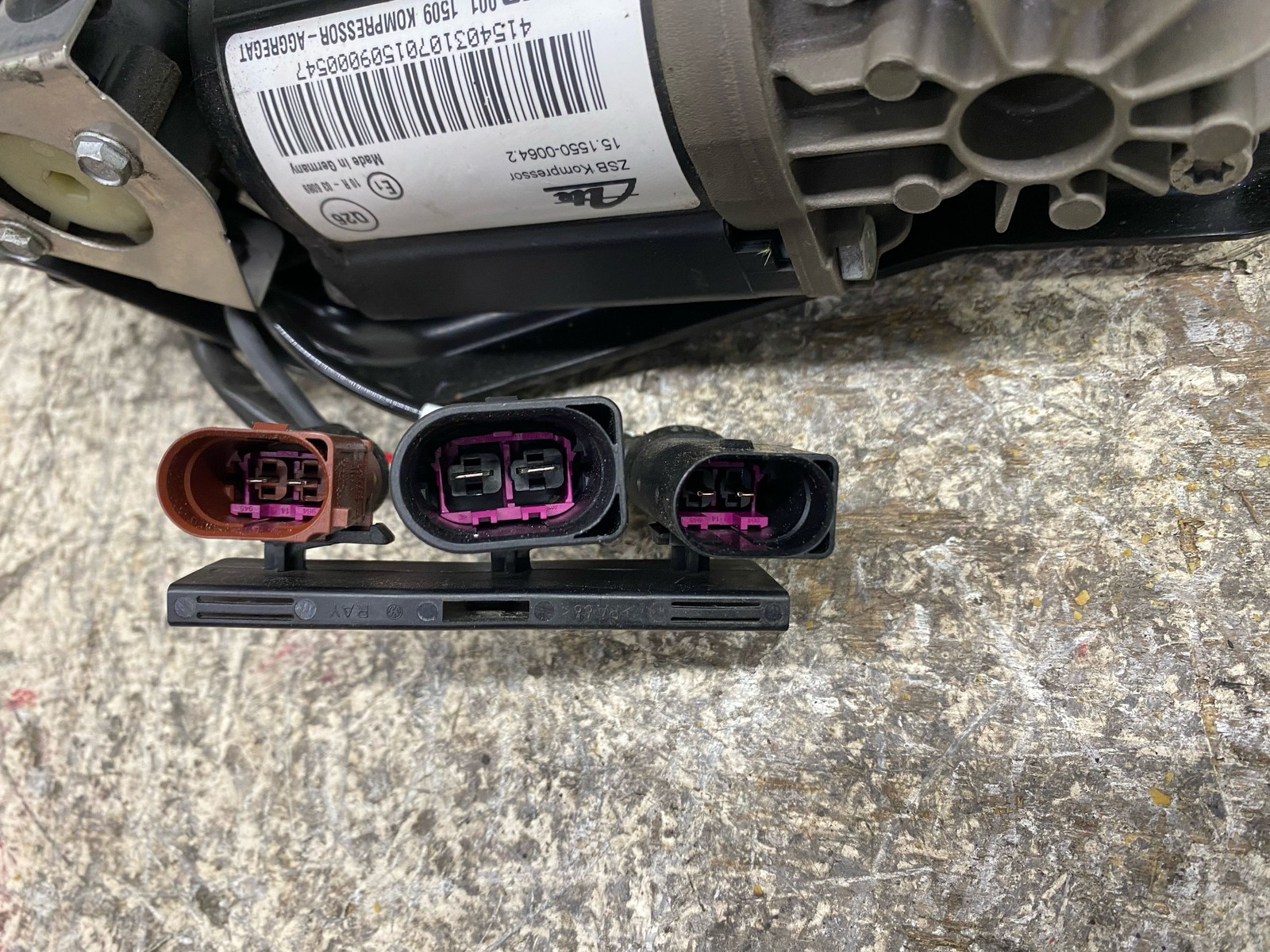 Bentley Flying Spur 2003-2018 Air suspension compressor