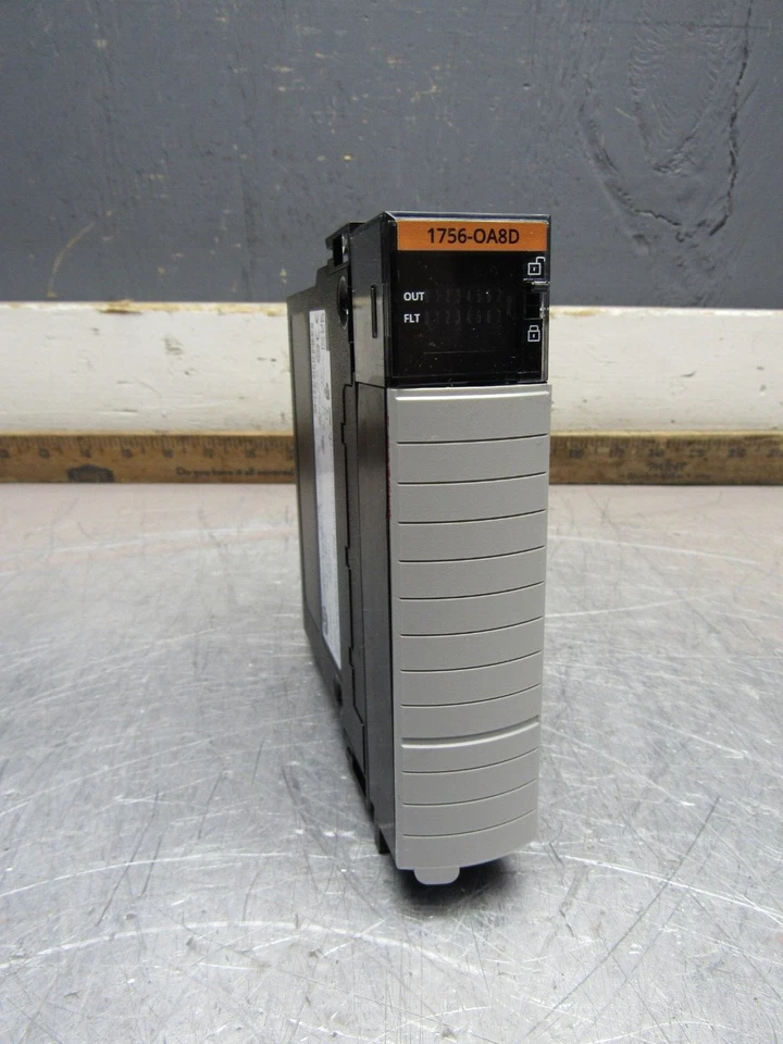 ALLEN BRADLEY CONTROLLOGIX 1756-OA8D SER-A FW-3.004 8PT D/O MODULE XLNT TAKEOUT - Image 2 of 4