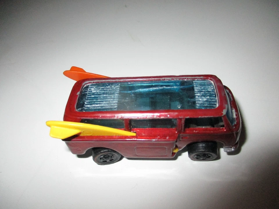 Hot Wheels Redline VW Beach Bomb vermelho na cor usado - Imagem 2 de 4