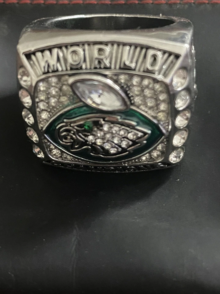 Anillo de Campeonato Philadelphia Eagles Super Bowl LII Nick Foles Foto 2 de 4