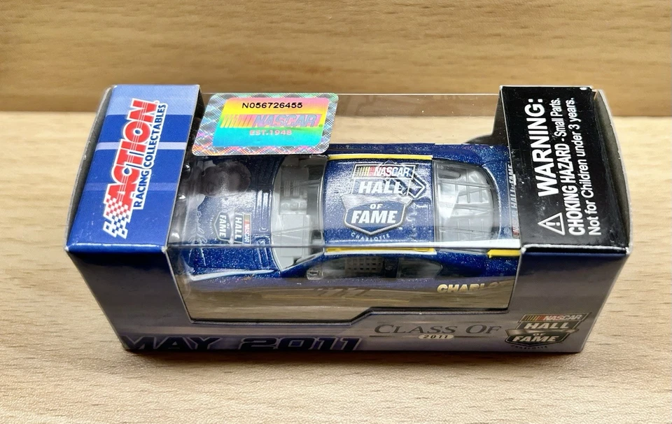 1:64 ACCIÓN #'11 SALÓN DE LA FAMA DE NASCAR NHOF CLASE DE 2011 DAVID PEARSON HOF NIB Foto 3 de 4
