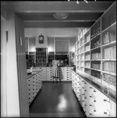 Magazine in the laboratory Institute of Chemistry ETH Zurich - 1955 Old Photo