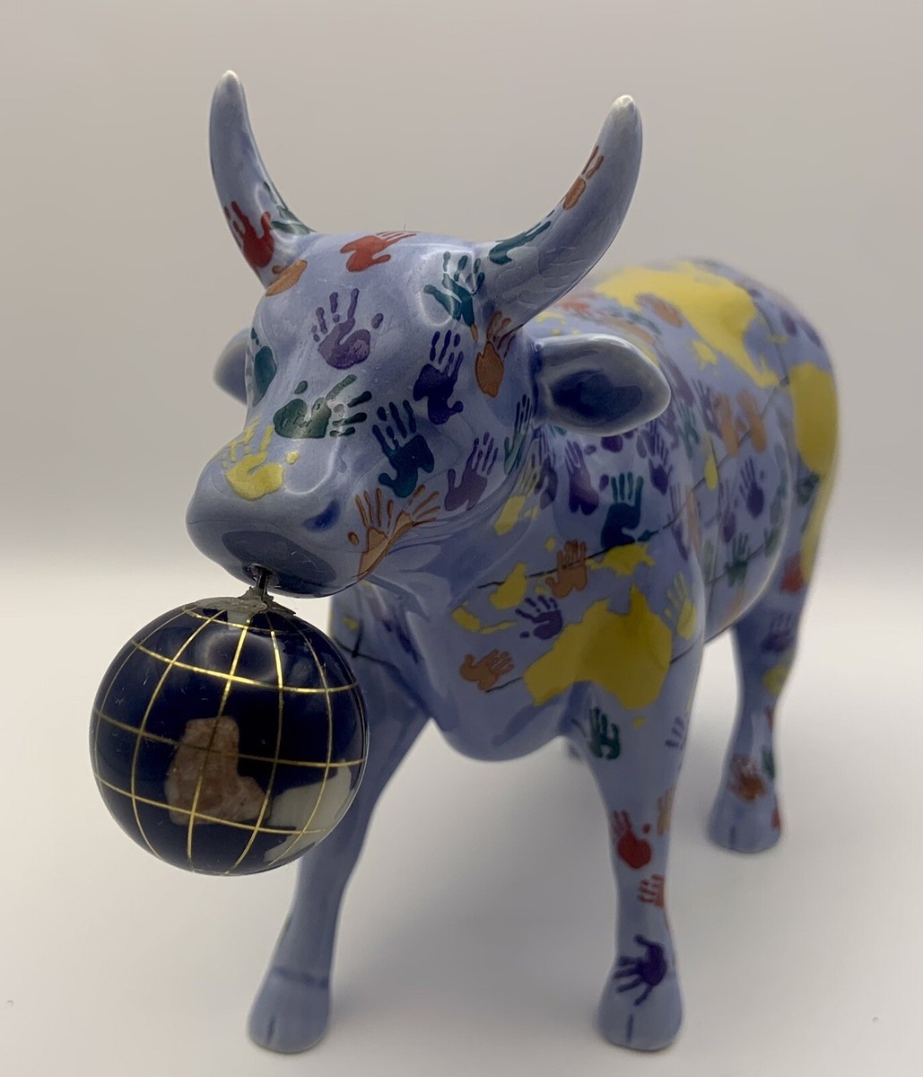 Cow Parade Its a Smooll World 2002 # 7312 Cow Figurine 2002