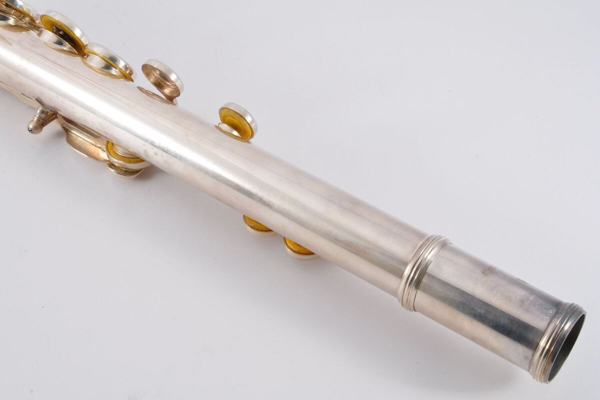 Yamaha YFL-311 Flute Silver Made in Japan w/Hardcase Yamaha YFL-311 Flute Silver Made in Japan w/Hardcase