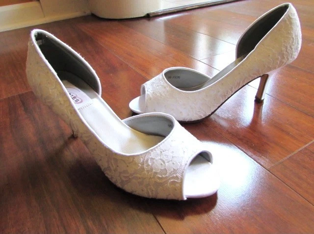 DYEABLES ~ New! 9 ~ White Lace & Pearl SOPHIE Embellished Bridal Wedding Shoes - Image 2 of 4