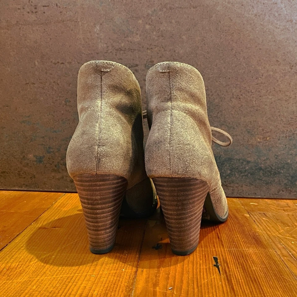 Bota de tornozelo Indigo by Clark’s Chukka, camurça marrom, feminina EUA 7 - Imagem 4 de 4