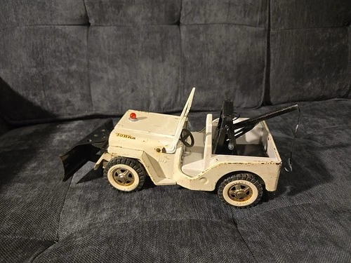 Vintage Tonka Pressed Steel Jeep Wrecker and Plow AA #375  1960s BEEP BEEP