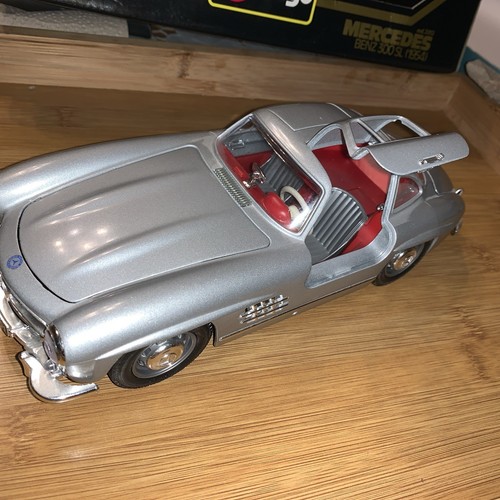 Burago Mercedes Benz 300 SL Silber Flügeltüren 1954 Modellauto 1:18 - Bild 2 von 7