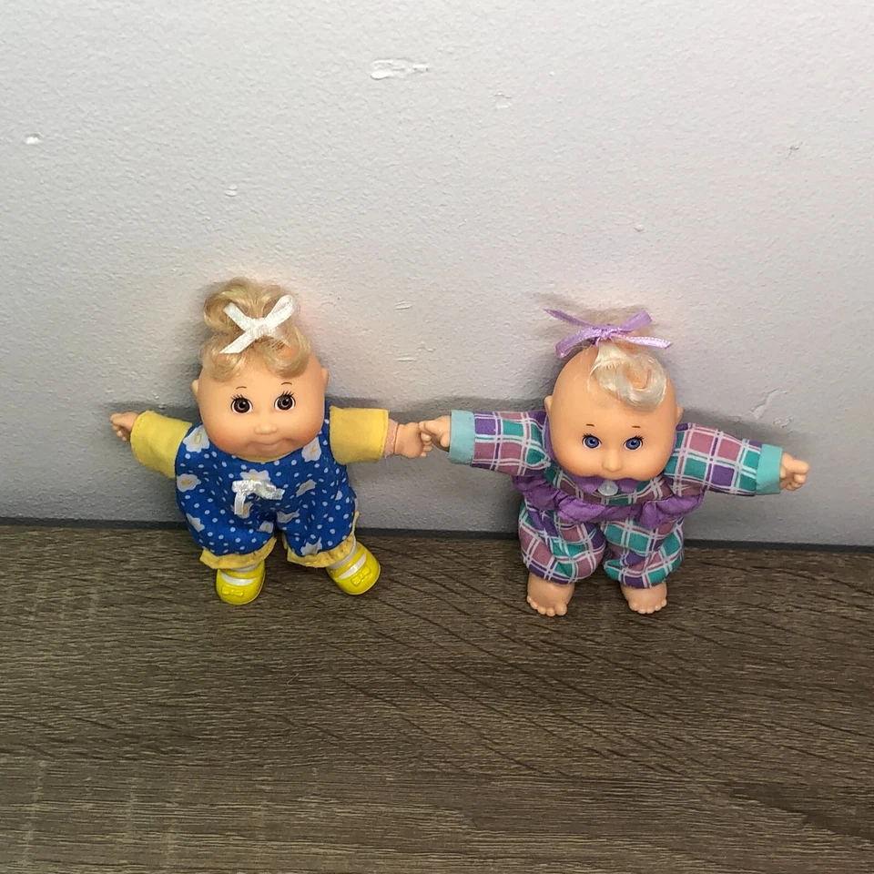 Lote Coleccionable Cabbage Patch Niños Bebé Muñecas Figuras Juguetes Ropa Años 90 De Colección 2 Foto 2 de 4