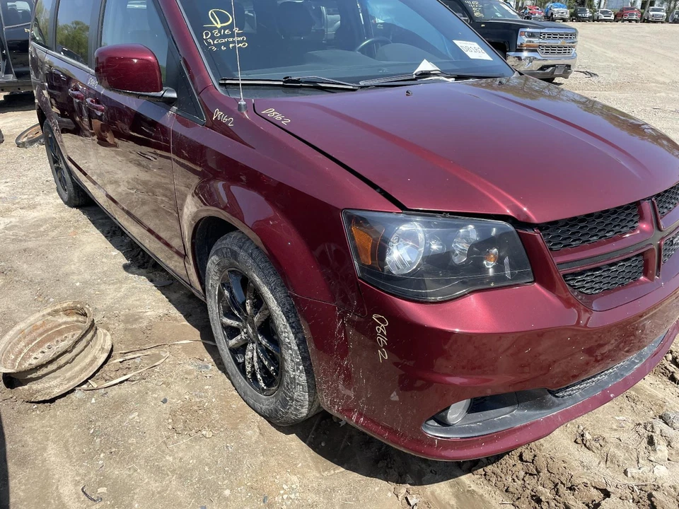 Used Front Right Seat Belt Front fits: 2019 Dodge Caravan bucket seat passenger Foto 4 de 4