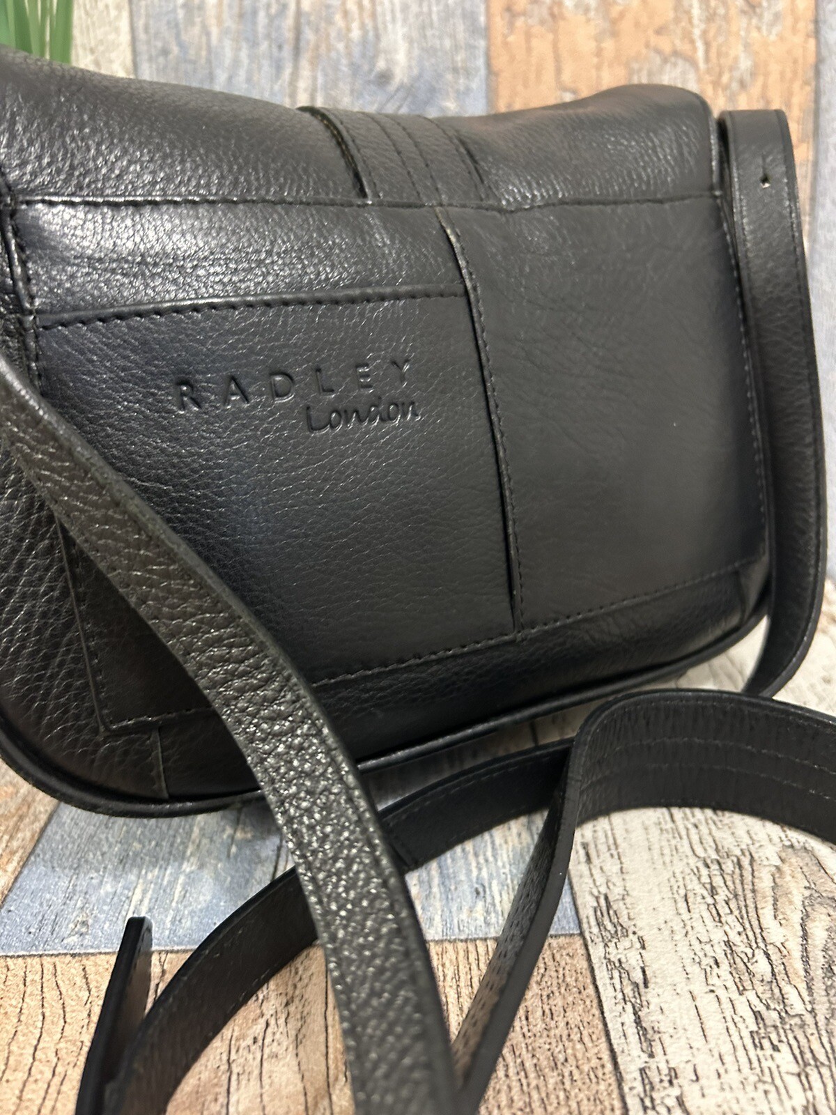 Radley London handbag /cross Body/ messenger Bag/ Black leather 🌿