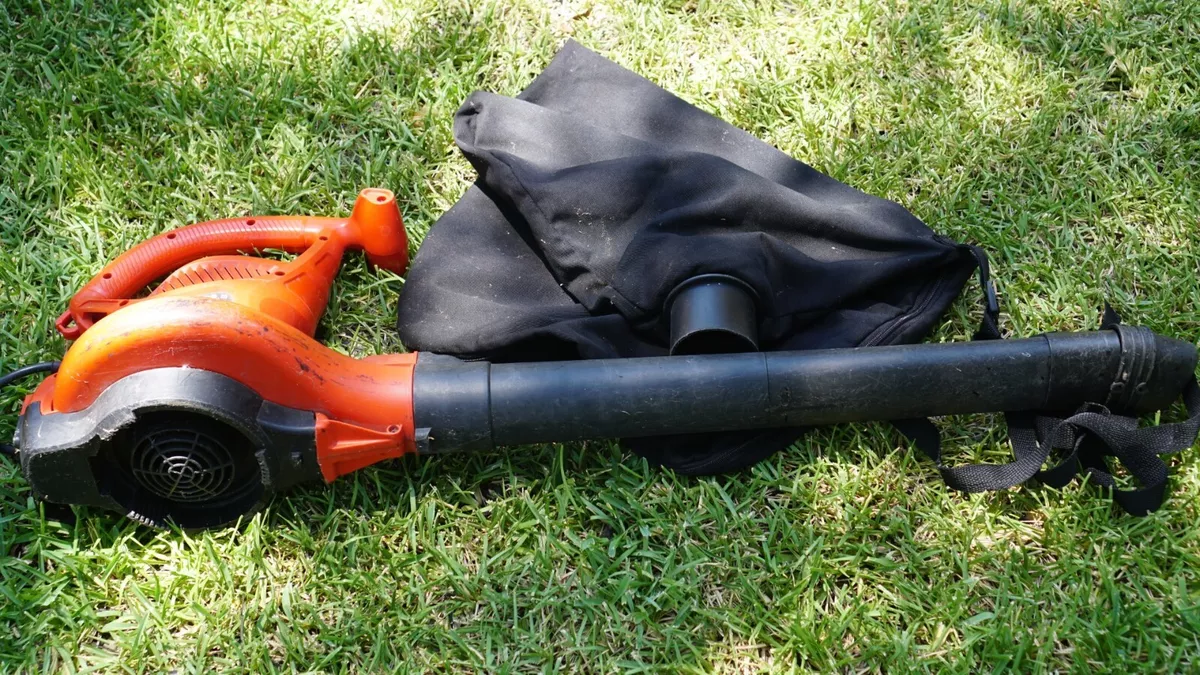 Black + Decker Leaf Blower & Mulcher 