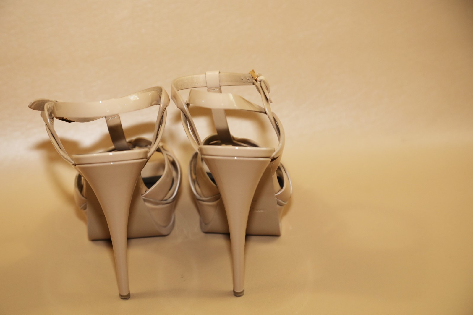 Sandalo YSL Yves Saint Laurent Tribute con cinturino a T plateau taglia 40