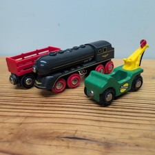 BRIO 3 Piece Lot Speedy Bullet Wooden Train, Trusty Tow Car and Train Car
