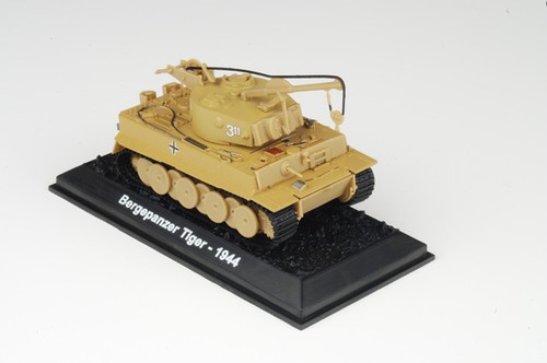 ACBG11 Amercom Sd.Kfz.181 Bergetiger 1/72 Model #311 German Army - Picture 2 of 2