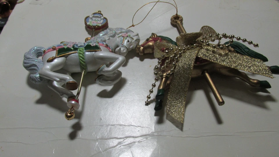 13 DIFERENTES CARRUSEL ÁRBOL DE NAVIDAD ADORNOS PLÁSTICO, RESINA. CERÁMICA Foto 2 de 4