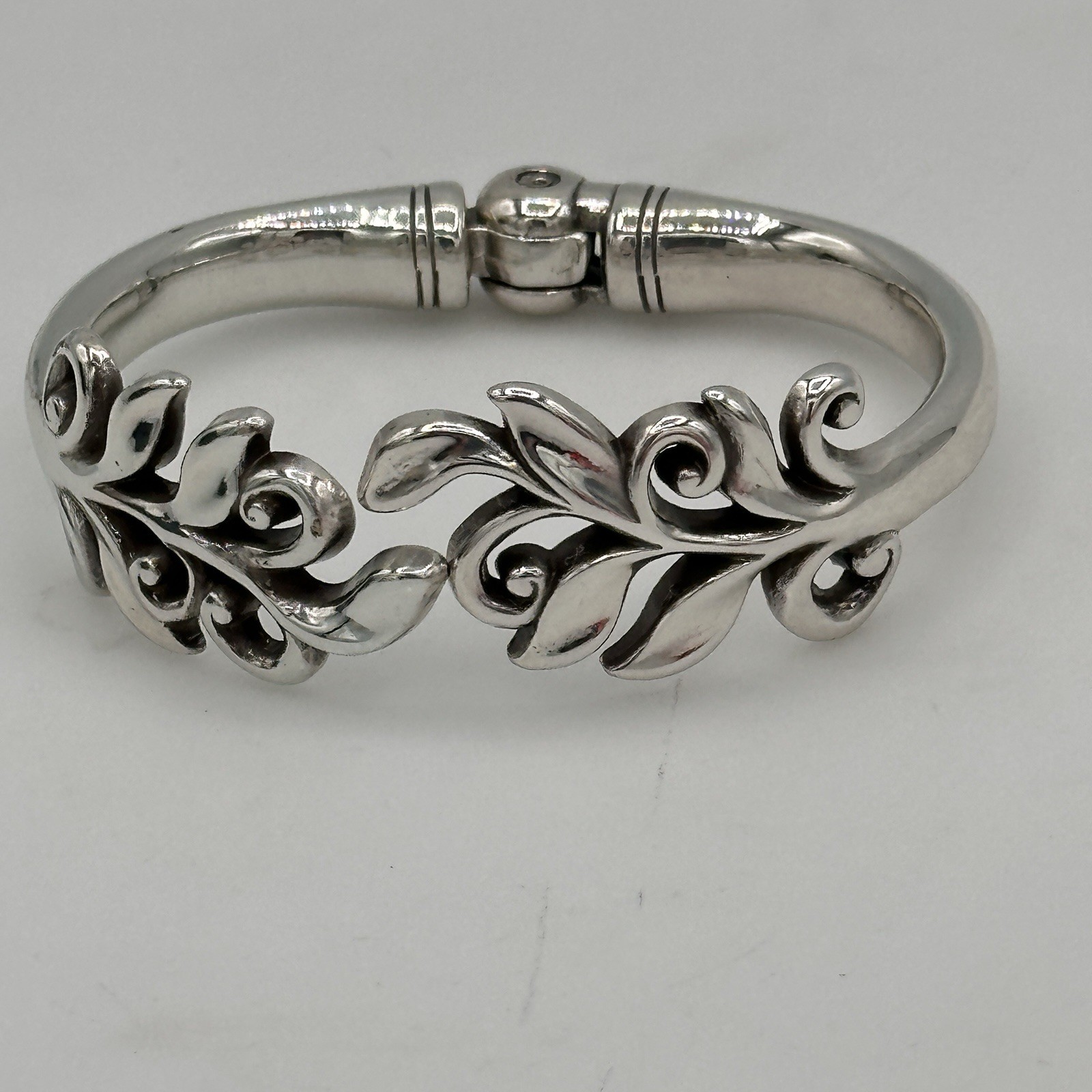 Brighton Laurel Vine Scroll Hinged Bangle Bracele… - image 8
