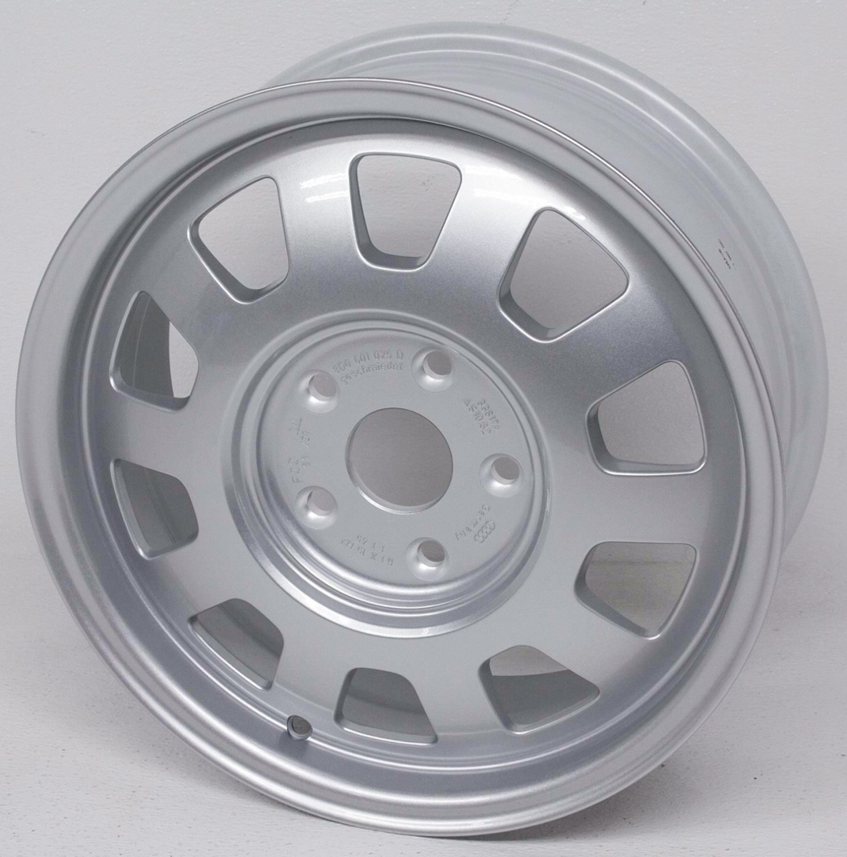 Non-US Market 8D0-601-025-D-Z17 OEM Volkswagen Passat 15 inch