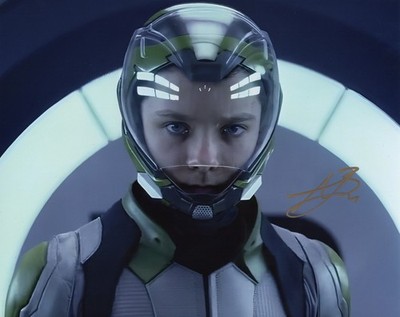 Asa Butterfield Autographed Photo Signed Photo PROOF Autograph Ender s Game