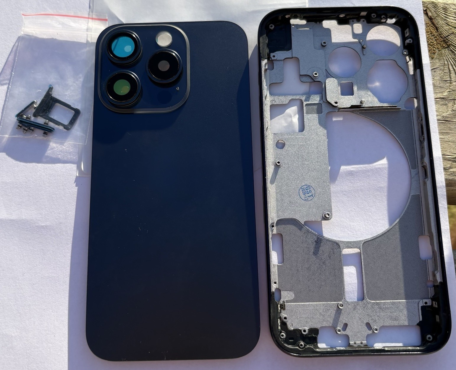 Pièce de rechange châssis iPhone 15 Pro bleu boîtier métallique vide sans nappe