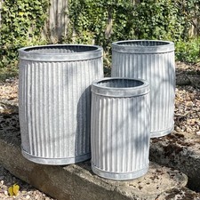 Large Garden Planters Set of 3 Outdoor Plant Pots Vintage Barrel Tubs Decoration