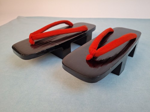 Sandalias Geta japonesas de madera tradicionales mal estado - Imagen 1 de 15