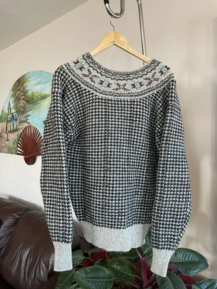 Vintage 90s Polo Ralph Lauren Wool/Silk/Linen V Neck Knit Sweater - Image 2 of 4