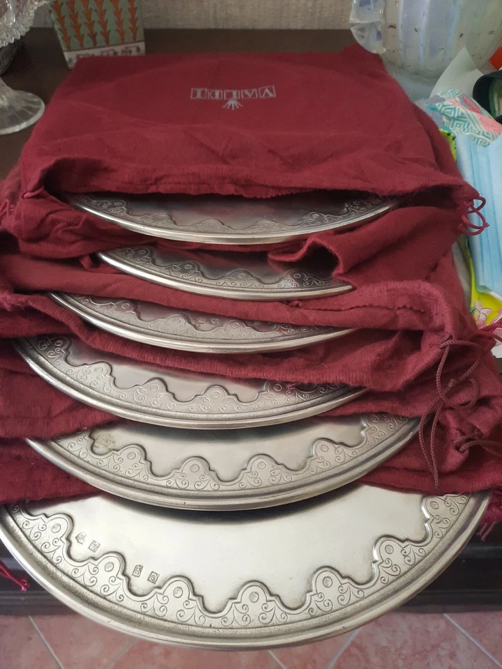 Valdi Lotto 6 Piatti Sottopiatti Punzonati Metallo Lega Best Metal argento - Immagine 2 di 4