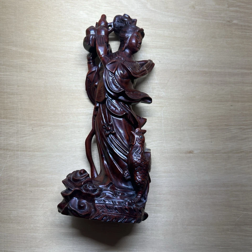 Antigua estatua antigua de madera tallada china de secuoya de principios del siglo XX Foto 2 de 4