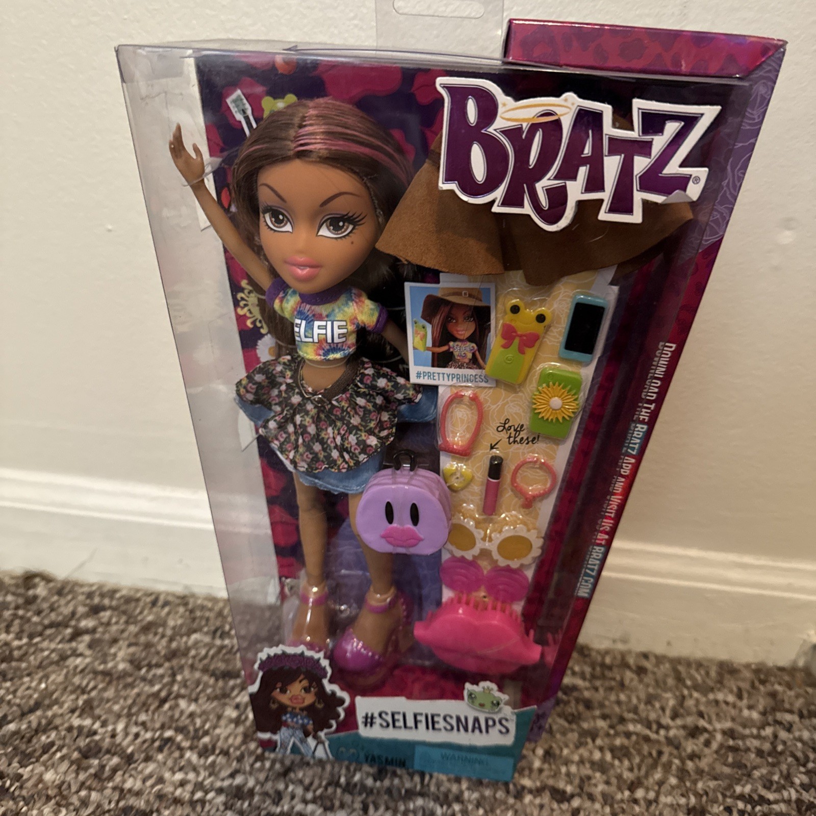 Bratz Selfie Snaps YASMIN 10" Doll with Accessories MGA 2015
