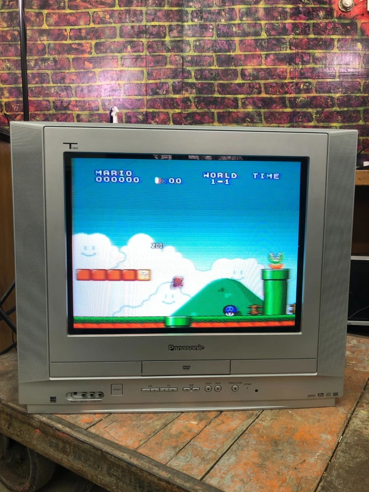 Panasonic PV-20DF25 20" CRT TV DVD Combo para juegos retro entradas frontales Foto 2 de 4