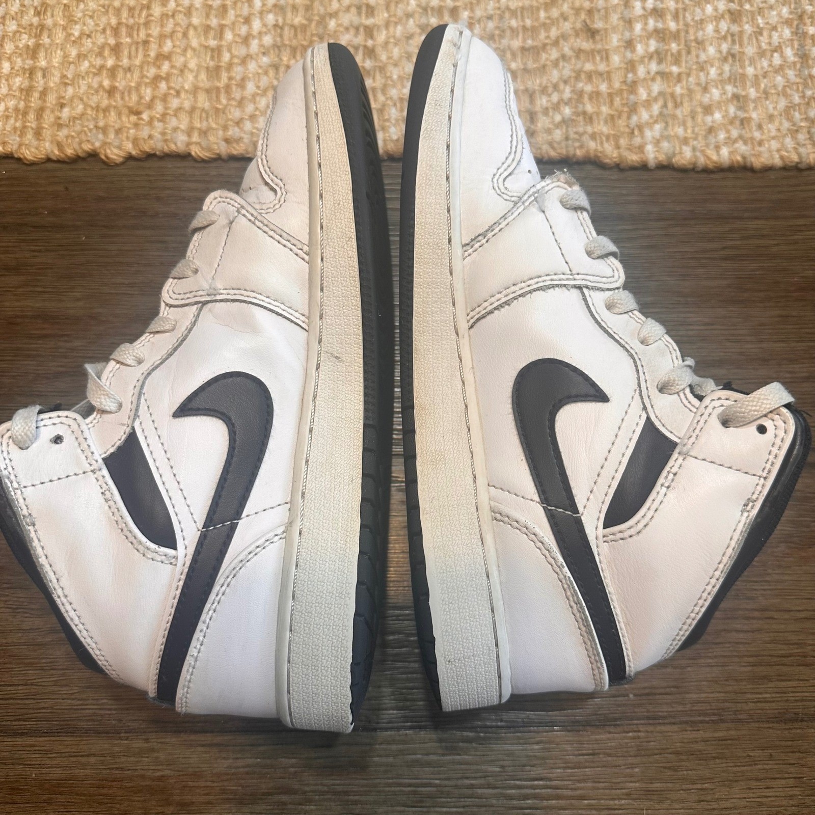 Air Jordan 1 Mid White Black- Youth Sneakers 2023  DQ8423-132 Shoes Size 5Y thumbnail 4