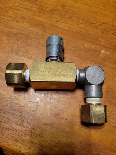 (5D4) Parker N800B -11GL Hydraulic Flow control Check valve N800B -11GL, 2000PSI