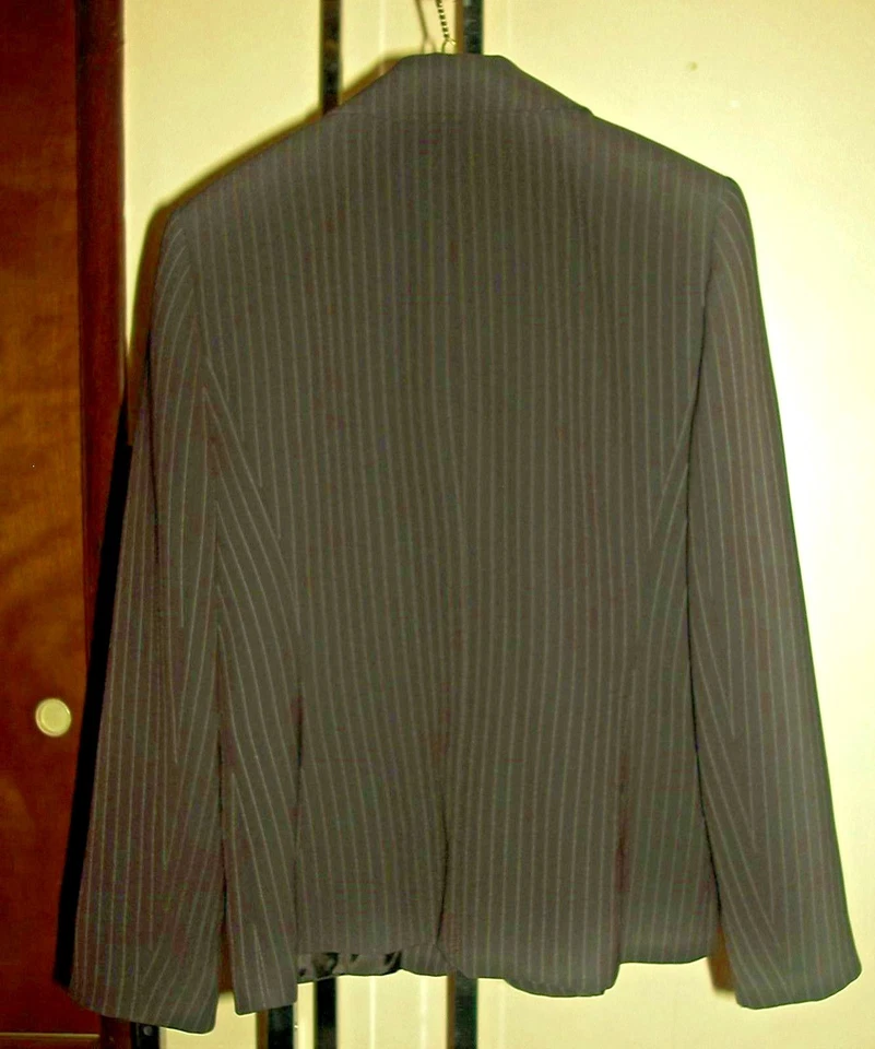 TRAJE PANTALÓN STRESA RAYAS BLANCO Y NEGRO TALLA 10 Foto 2 de 4