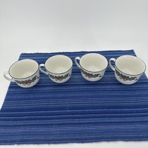Johnson Brothers VICTORIAN CHRISTMAS Coffee Tea Cups + Saucers Set of 4 ENGLAND - Picture 19 of 24
