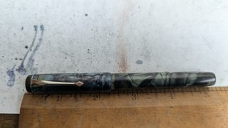 Conway Stewart vintage fountain pen mottled celluloid 14k gold nib